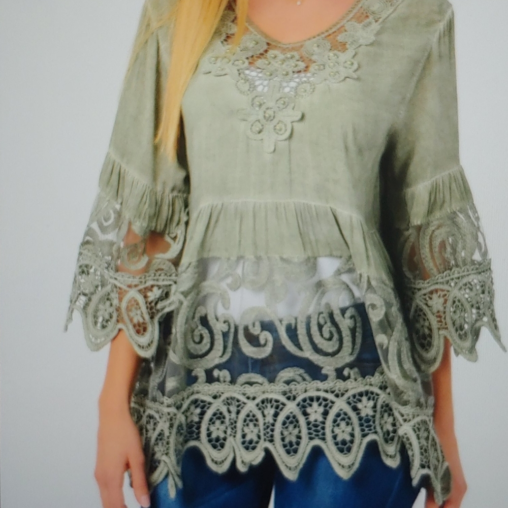 Scoop Neck Top